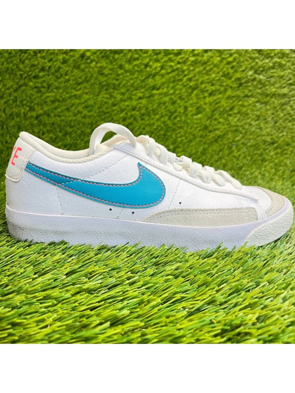 Nike Blazer Low '77 Boys Size 4Y White Blue Athletic Leather Shoes Sneakers‎